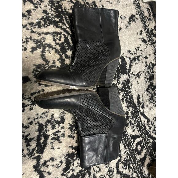 Rag & Bone Classic Newbury Booties Perforated Panel Booties 39.5 - Picture 5 of 8